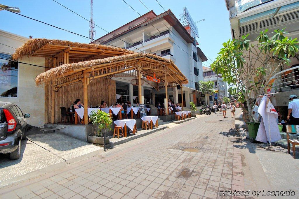 Kuta One Party Hotel Exterior photo