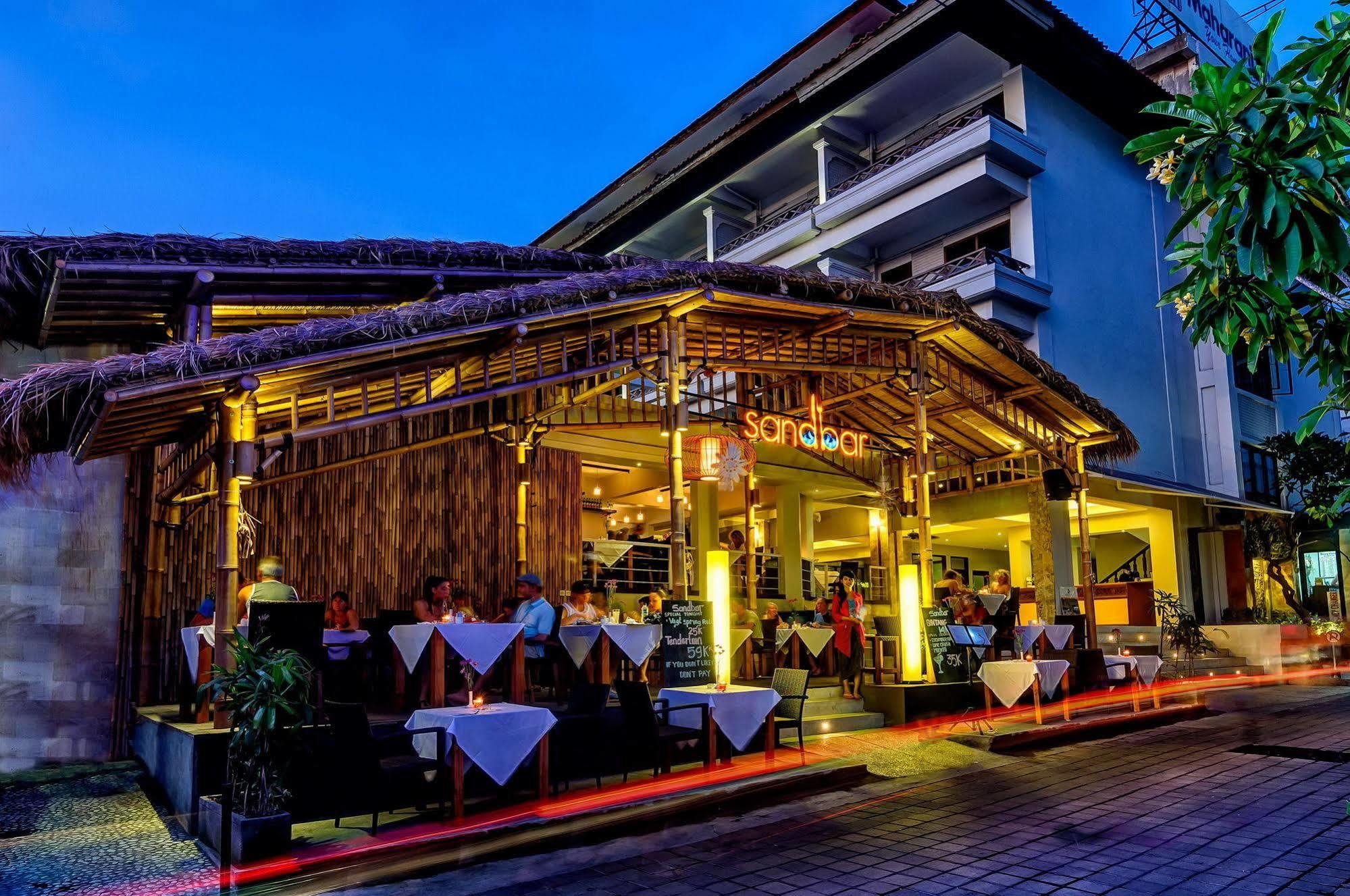 Kuta One Party Hotel Exterior photo